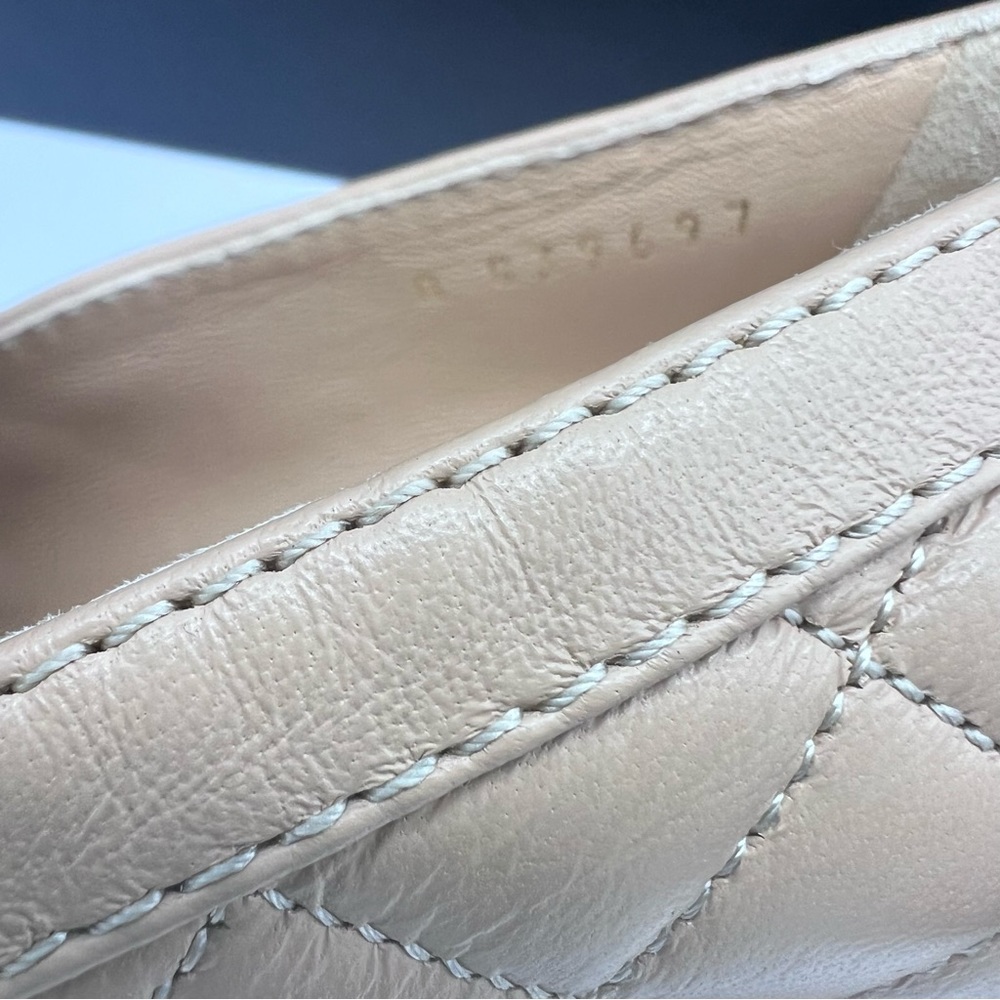CHANEL
Lambskin Quilted CC Heart - Picture 6 of 8